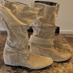 Tan boots